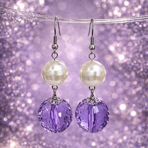 🆕😍Amythest Faceted Acrylic & Pearl Earring